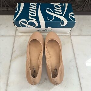 Lucky Brand Emmie Flat in Nude 7.5 women’s